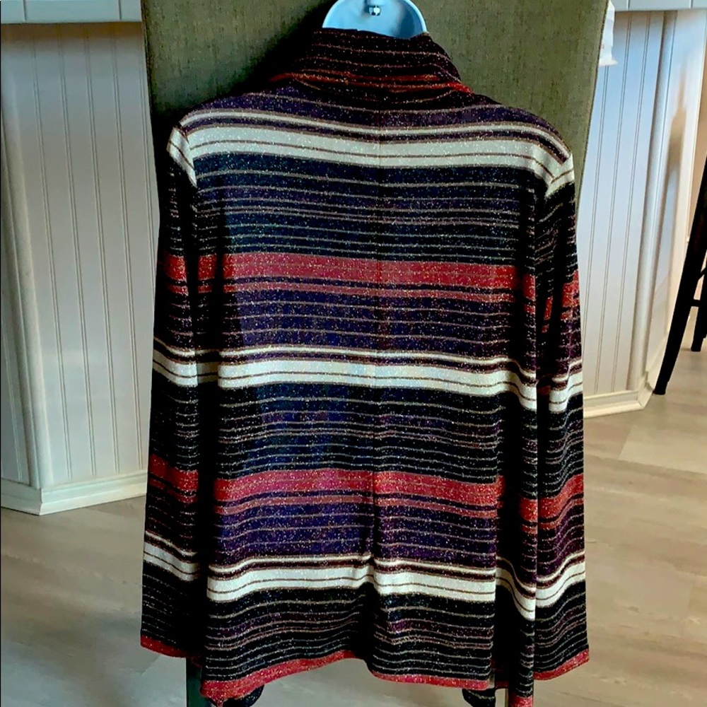 Turtle neck pull over - Picture 2 of 2